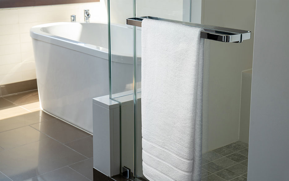 Vdara Striped Trim Bath Towel